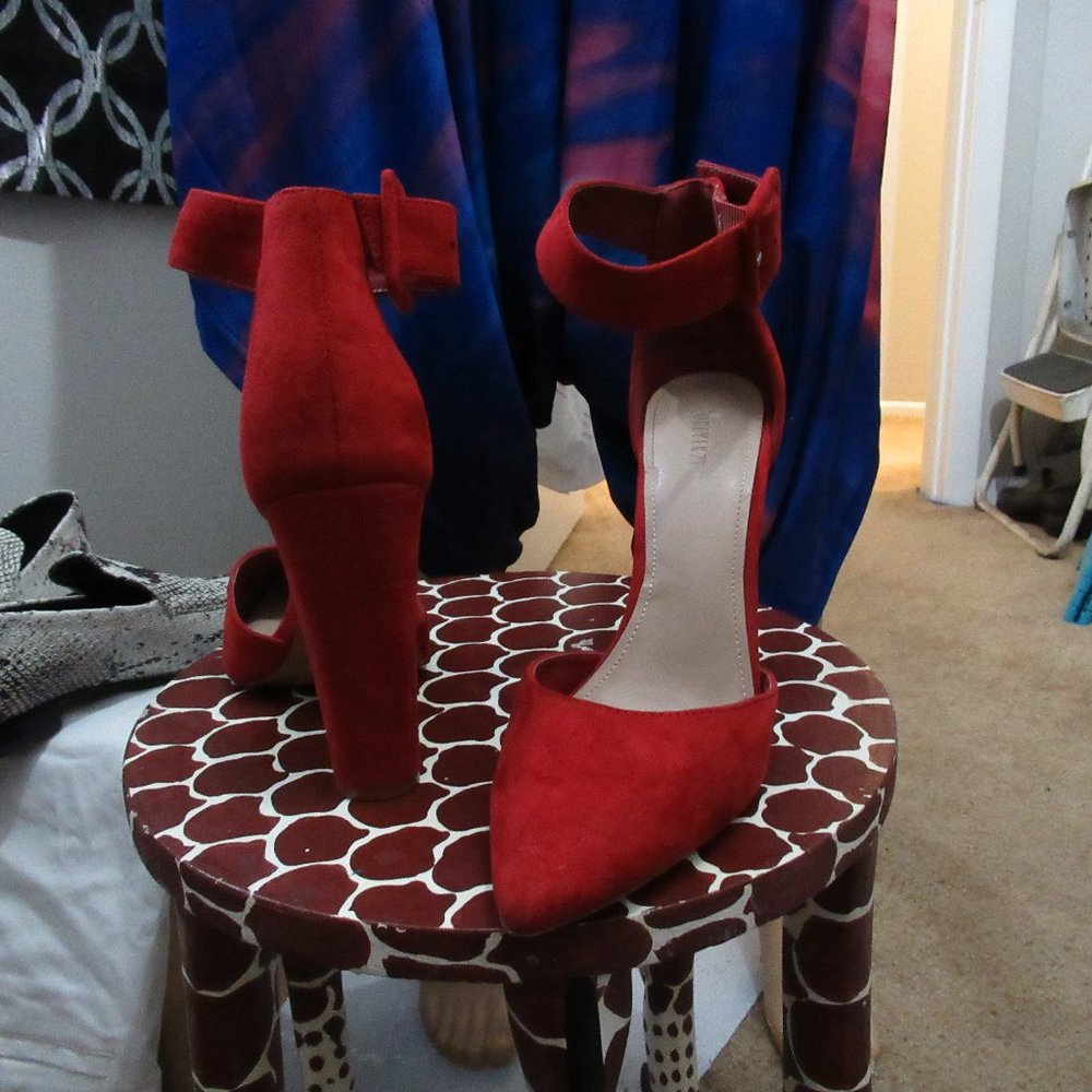 forever21  size 8.5 block heel shoes 4' high heel